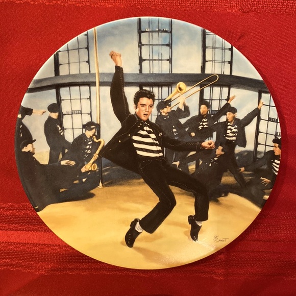 Elvis Presley: Looking at a Legend Delphi Collector Plate - 8 1/2” - Picture 1 of 7